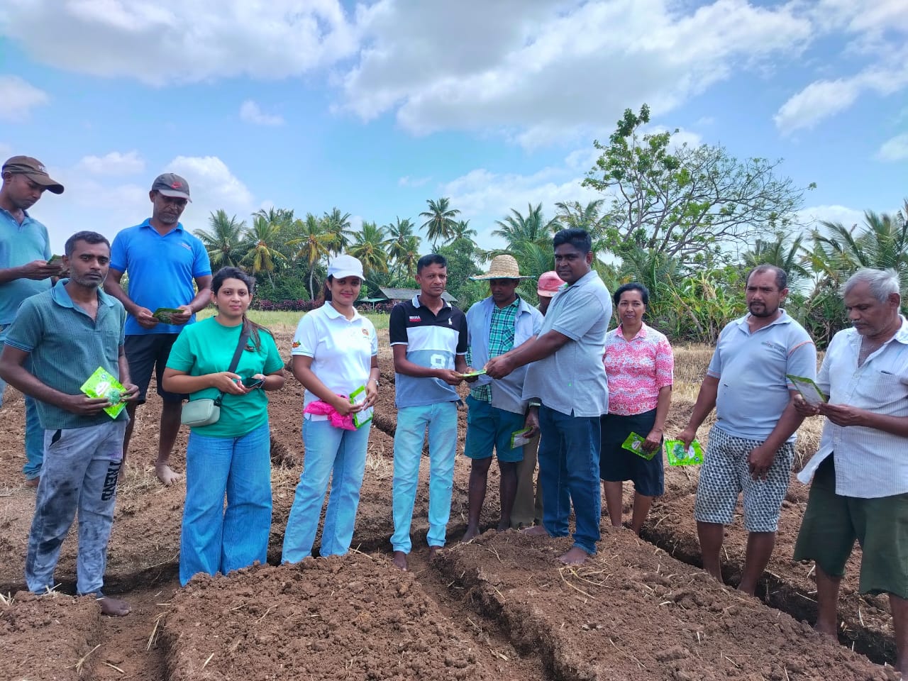 ශ්රී ලංකා හදබිම අධිකාරිය මඟින් ක්රියාත්මක සුහුරු කෘෂි තාක්ෂණය උපයෝගී කර ගනිමින් දෙමුහුන් මිරිස් වගා නියමු ව්යාපෘතිය – 2025